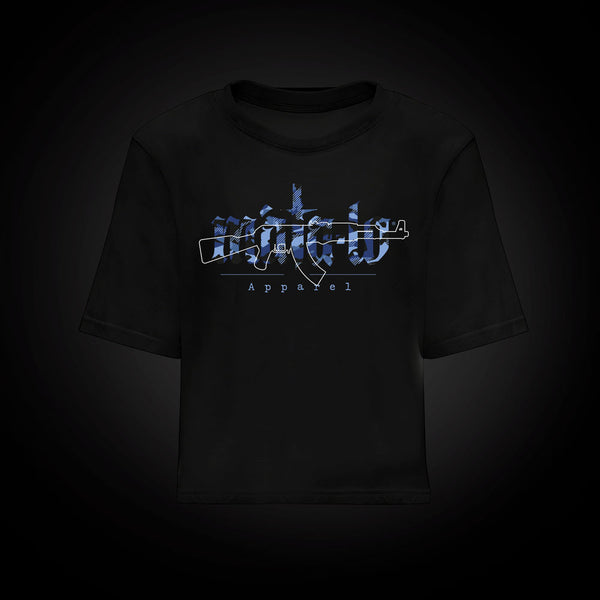 Camiseta croptop Máta-lo AK47 en azul marino, frontal