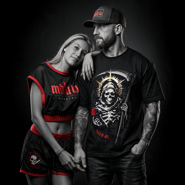 Camiseta oversize Santa Muerte Limited Gold en negro y conjunto Máta-lo